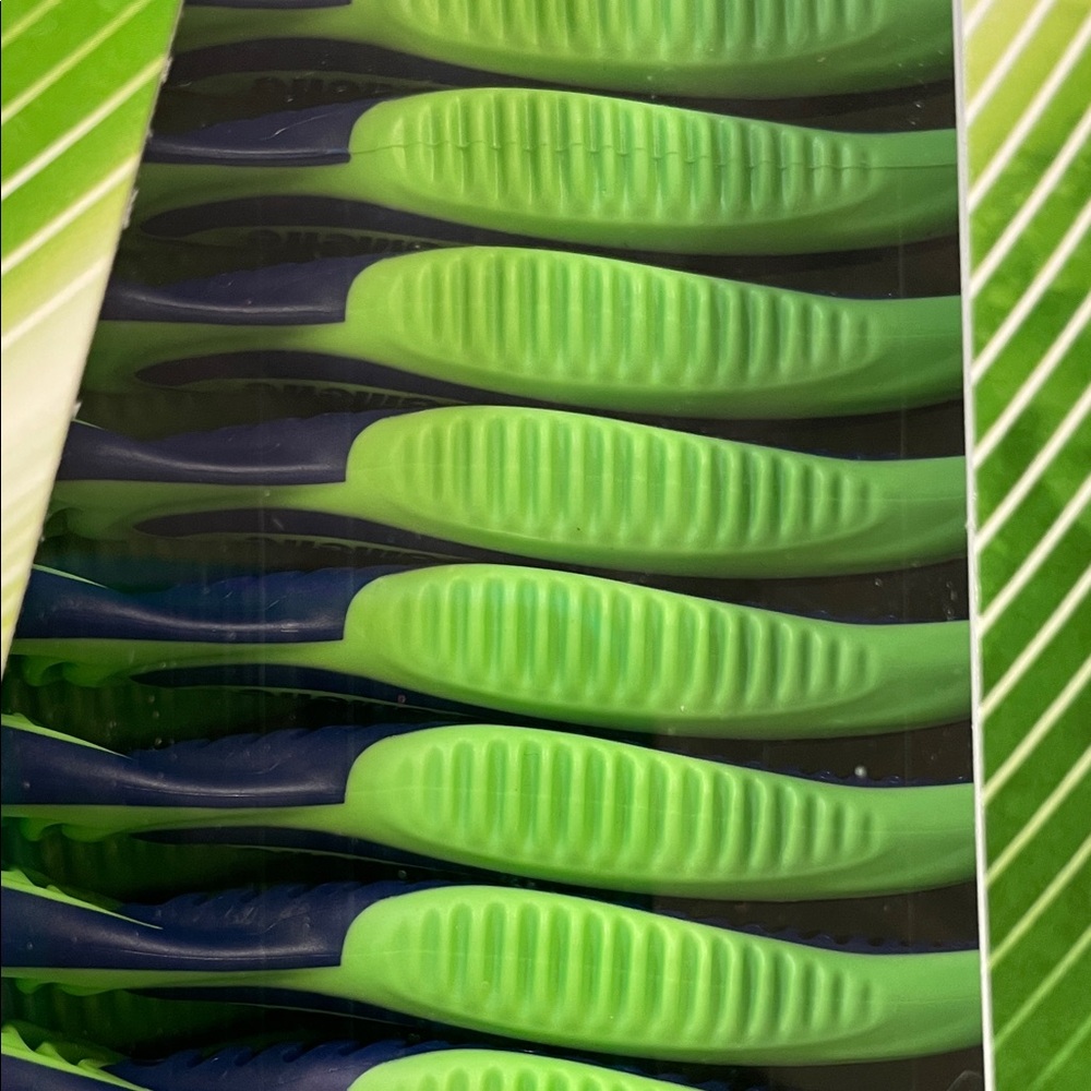 Gillette Sensor3 Disposable Razors Value Pack (24 Count) - Picture 8 of 8